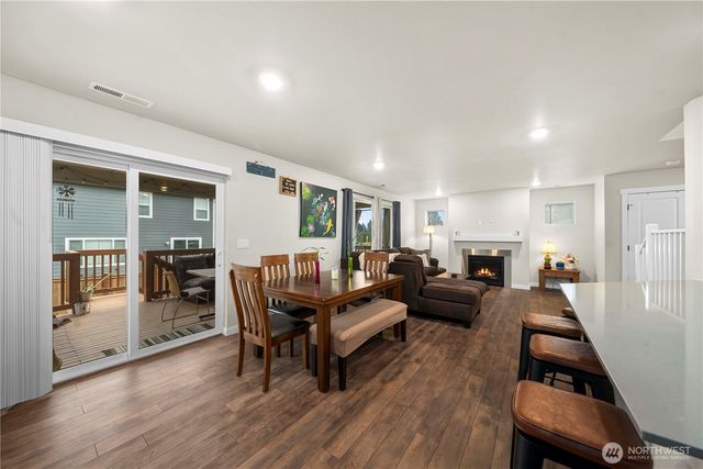 912 Vine Maple Street SE, Lacey, WA 98503