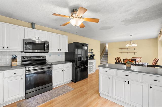 15 Liane Way, Pembroke, MA 02359