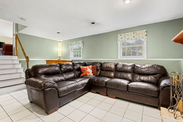 15 Liane Way, Pembroke, MA 02359