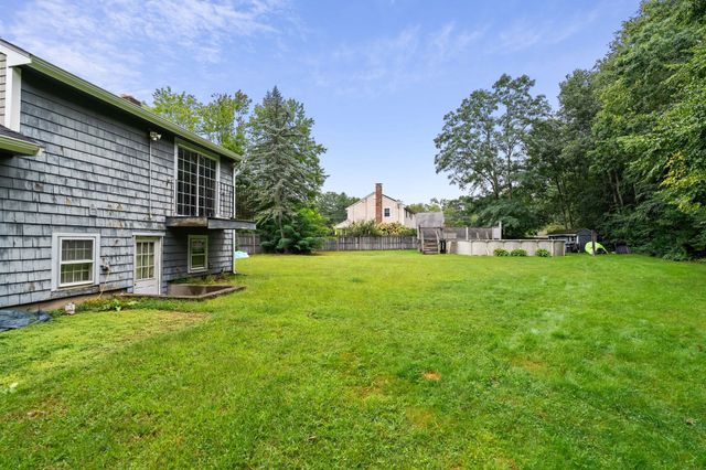 15 Liane Way, Pembroke, MA 02359