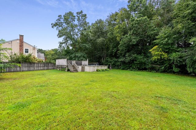 15 Liane Way, Pembroke, MA 02359