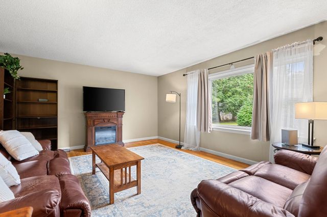 15 Liane Way, Pembroke, MA 02359