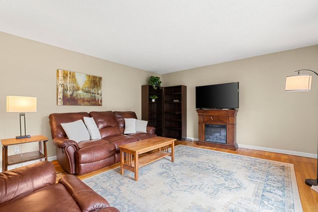 15 Liane Way, Pembroke, MA 02359