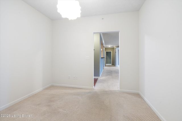 2704 Bradford Commons Dr 201, Louisville, KY 40299