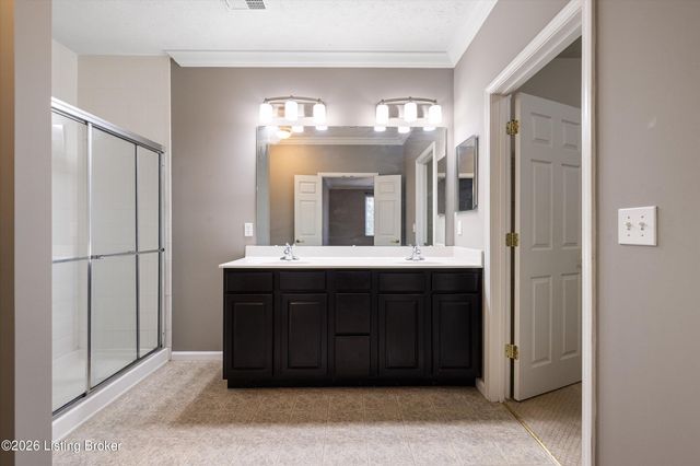 2704 Bradford Commons Dr 201, Louisville, KY 40299