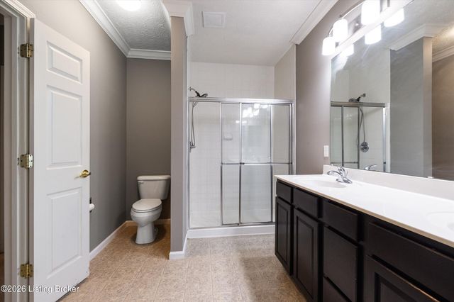 2704 Bradford Commons Dr 201, Louisville, KY 40299