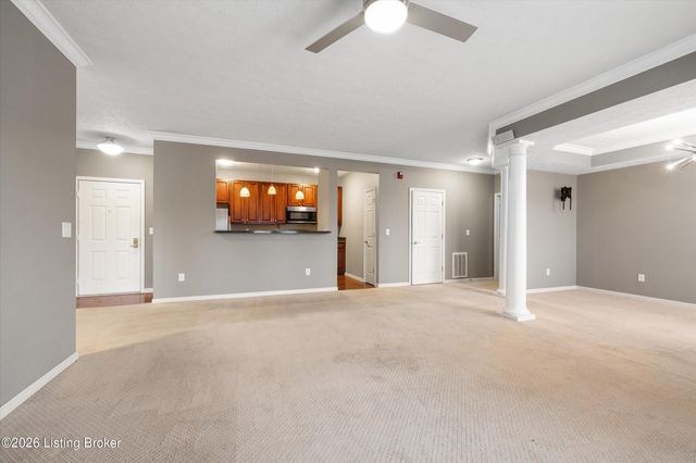 2704 Bradford Commons Dr 201, Louisville, KY 40299