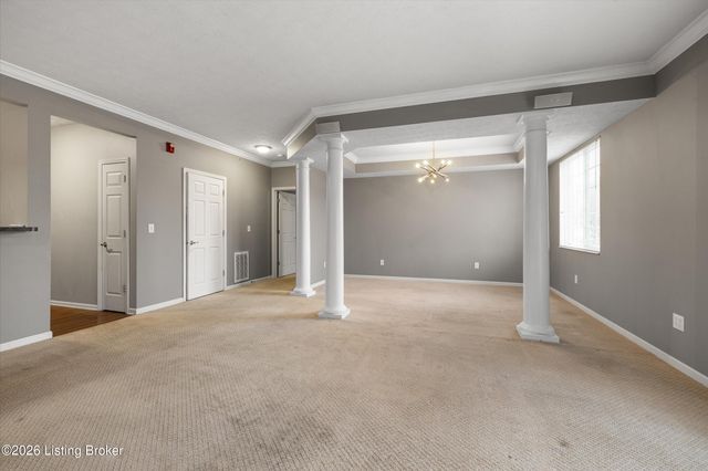 2704 Bradford Commons Dr 201, Louisville, KY 40299