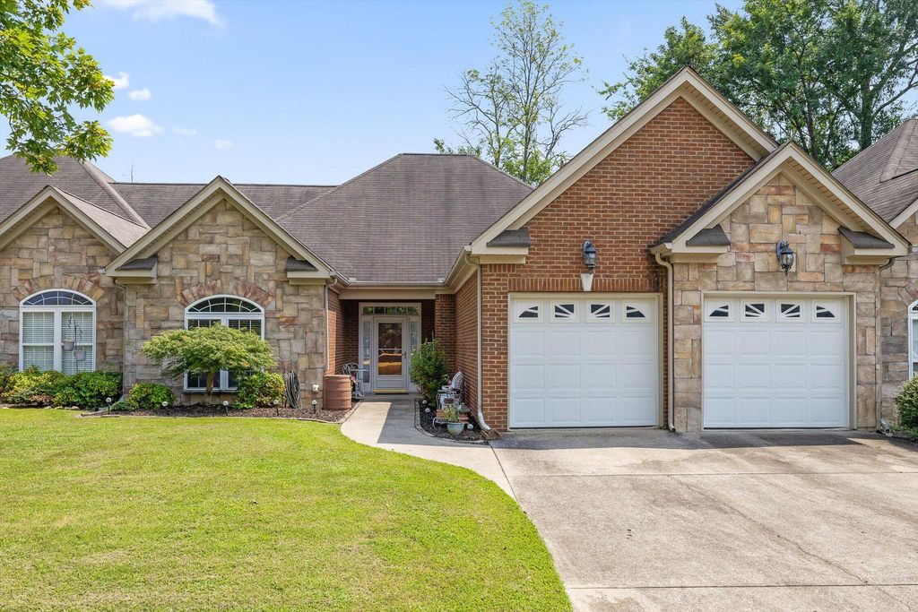 1364 Village Green Drive, Hixson, TN 37343