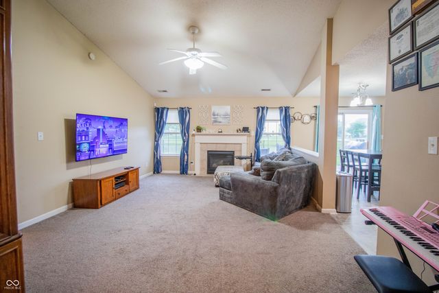1527 Egret Lane, Greenwood, IN 46143