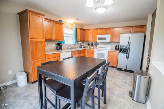 1527 Egret Lane, Greenwood, IN 46143