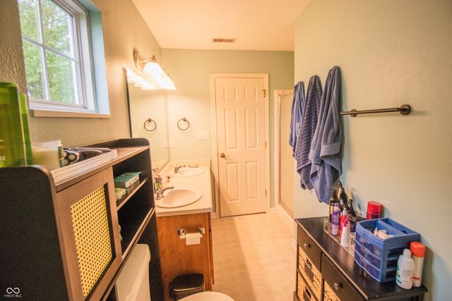 1527 Egret Lane, Greenwood, IN 46143