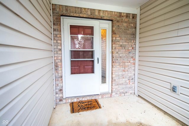 1527 Egret Lane, Greenwood, IN 46143