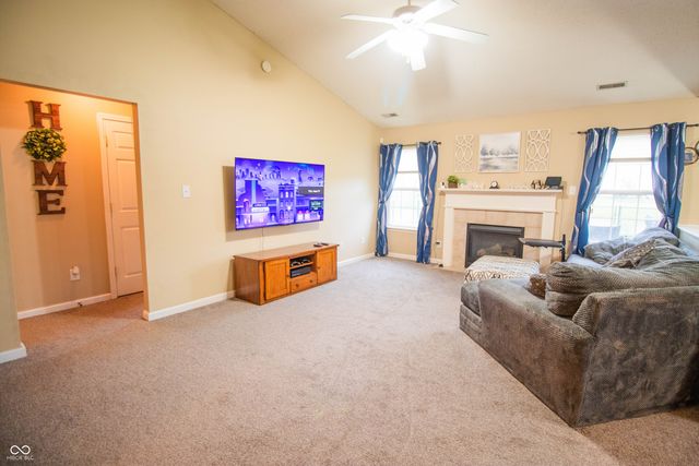 1527 Egret Lane, Greenwood, IN 46143