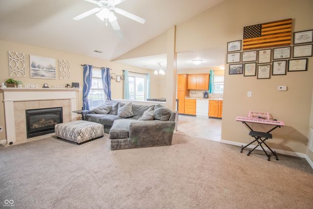 1527 Egret Lane, Greenwood, IN 46143