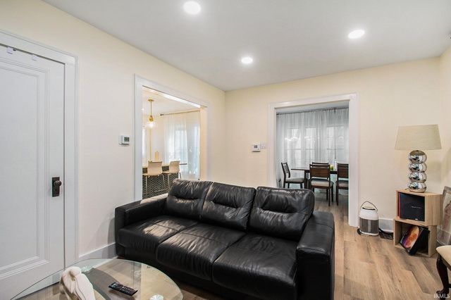 1958 Berkley Place, South Bend, IN 46616