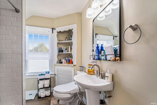 1958 Berkley Place, South Bend, IN 46616