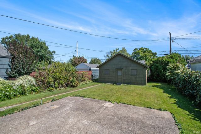 1958 Berkley Place, South Bend, IN 46616