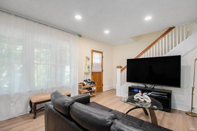 1958 Berkley Place, South Bend, IN 46616