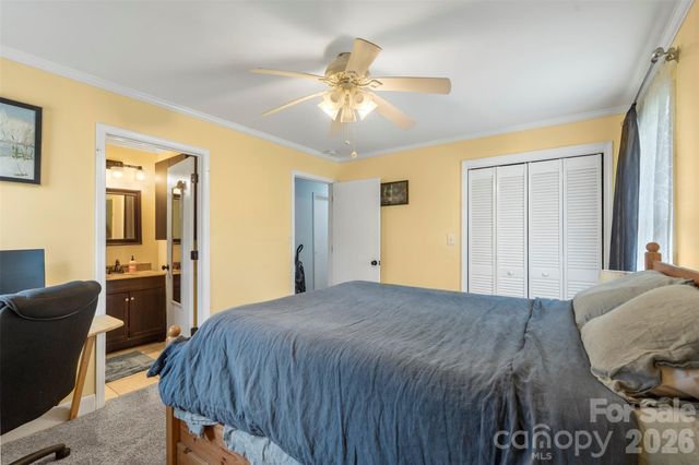 1122 Pine Knot Court, Clover, SC 29710