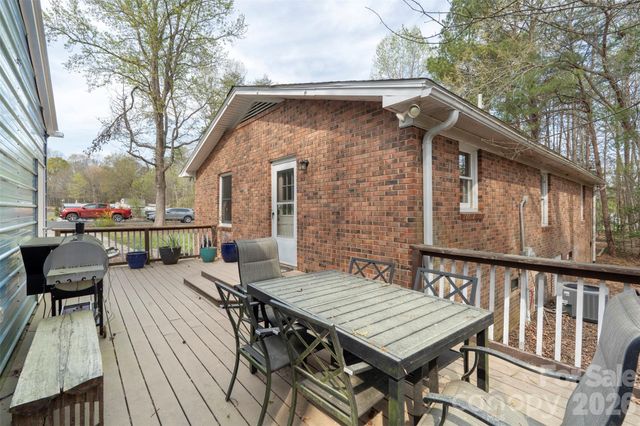 1122 Pine Knot Court, Clover, SC 29710