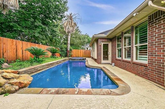 5823 Centennial Glen Drive, Katy, TX 77450
