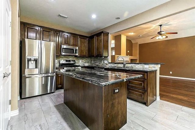 5823 Centennial Glen Drive, Katy, TX 77450
