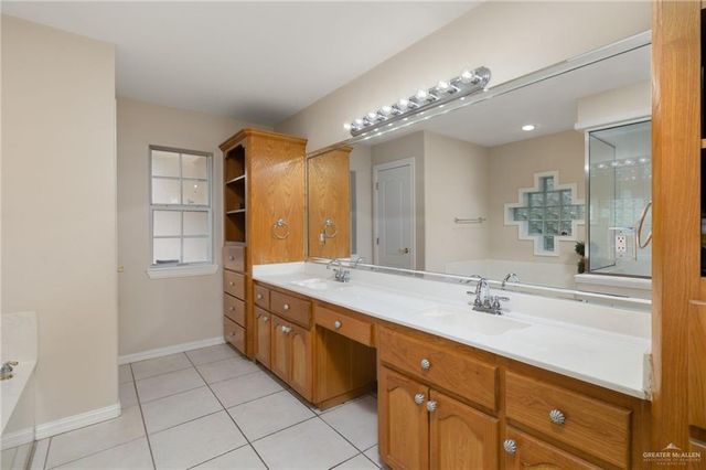 6205 N 29th Lane, Mcallen, TX 78504