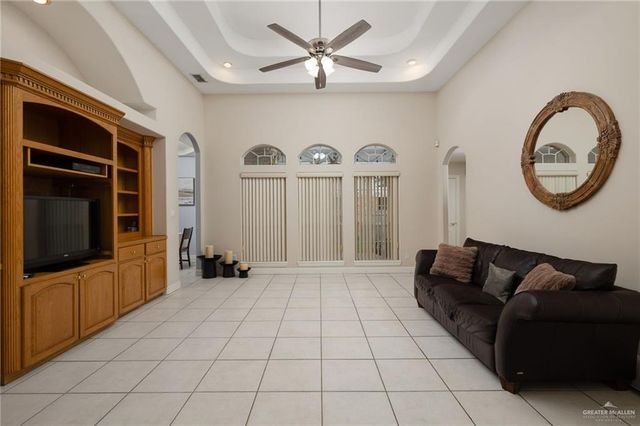 6205 N 29th Lane, Mcallen, TX 78504