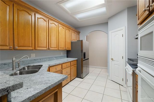 6205 N 29th Lane, Mcallen, TX 78504