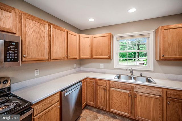 10211 OLD LAWYERS RD, Unionville, VA 22567