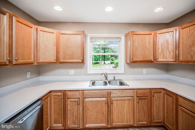 10211 OLD LAWYERS RD, Unionville, VA 22567