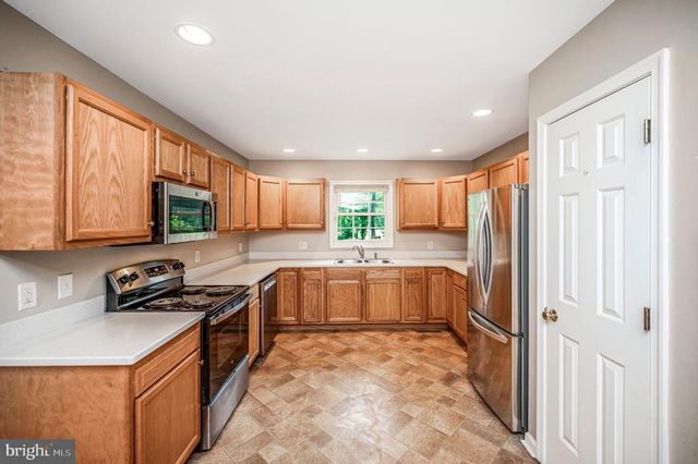 10211 OLD LAWYERS RD, Unionville, VA 22567