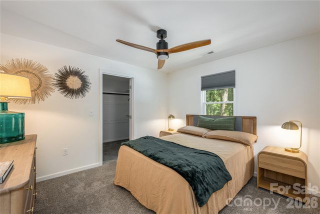 40 Dove Haven Lane, Hendersonville, NC 28791