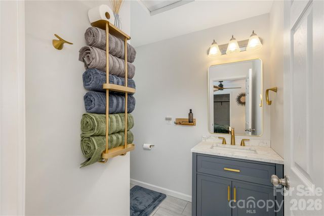 40 Dove Haven Lane, Hendersonville, NC 28791