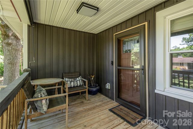 40 Dove Haven Lane, Hendersonville, NC 28791