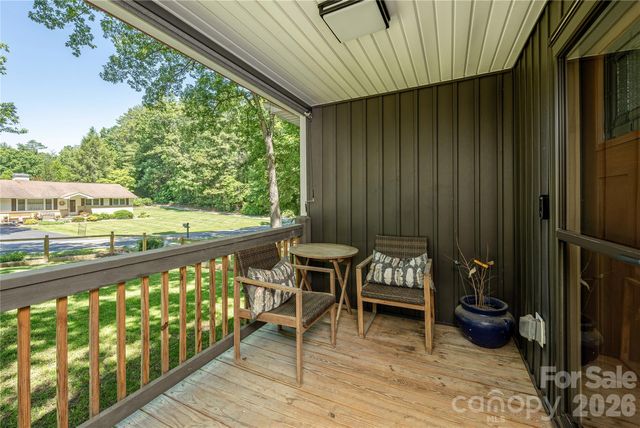 40 Dove Haven Lane, Hendersonville, NC 28791