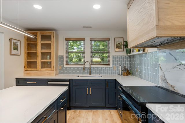 40 Dove Haven Lane, Hendersonville, NC 28791