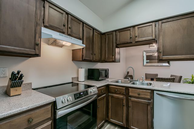 10214 Oso Grande Road NE, Albuquerque, NM 87111