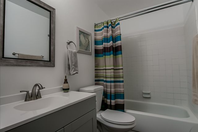 10214 Oso Grande Road NE, Albuquerque, NM 87111