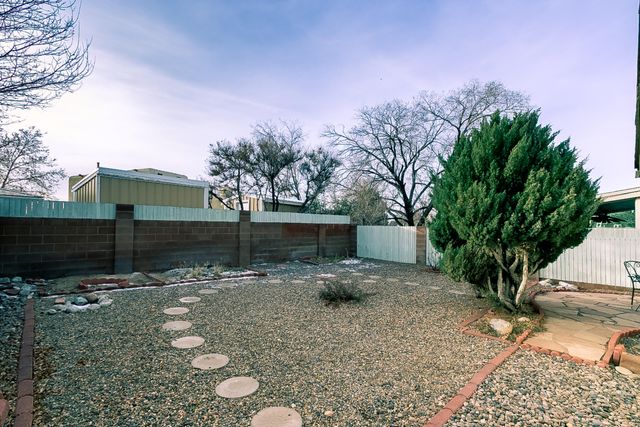 10214 Oso Grande Road NE, Albuquerque, NM 87111