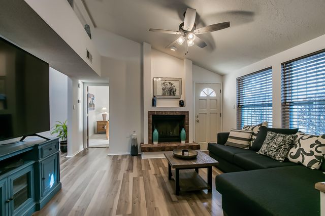 10214 Oso Grande Road NE, Albuquerque, NM 87111