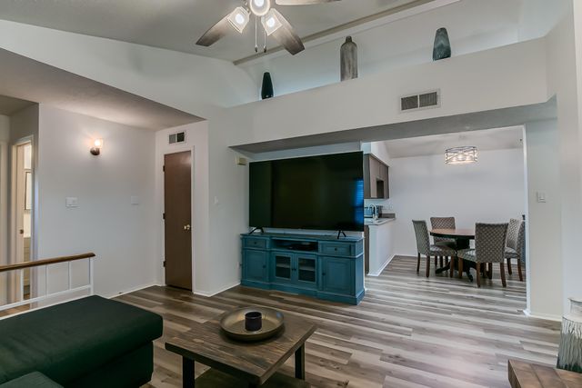 10214 Oso Grande Road NE, Albuquerque, NM 87111