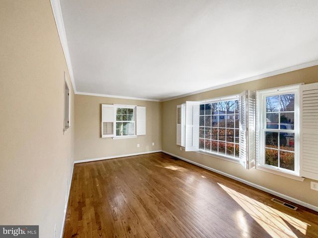 5815 JANE WAY, Alexandria, VA 22310