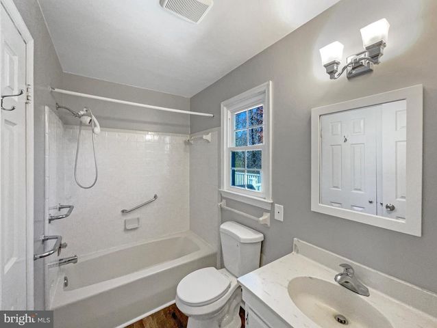 5815 JANE WAY, Alexandria, VA 22310