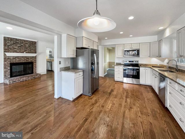 5815 JANE WAY, Alexandria, VA 22310