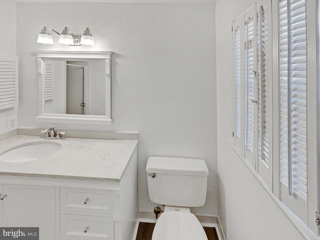 5815 JANE WAY, Alexandria, VA 22310