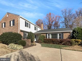 5815 JANE WAY, Alexandria, VA 22310