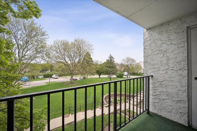 475 Plum Creek Drive 206, Wheeling, IL 60090