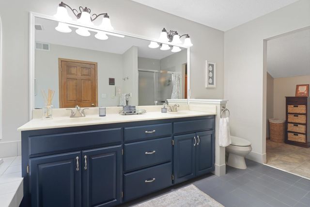 8141 Maplewood Terrace, Chanhassen, MN 55317
